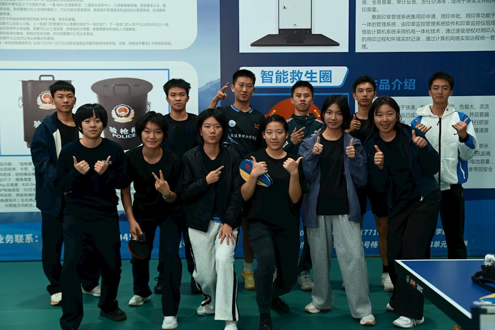 8b4faf62dce14f31b4e33babd4c8bfbd.jpg