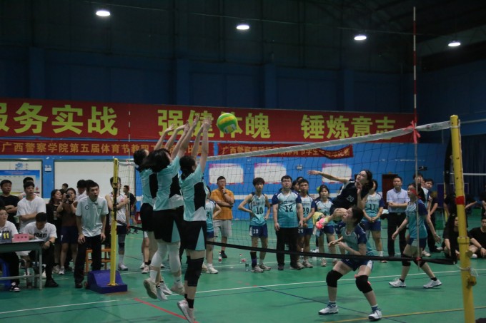 180c3e0efd8b42508d1cb81e9471163e.jpg