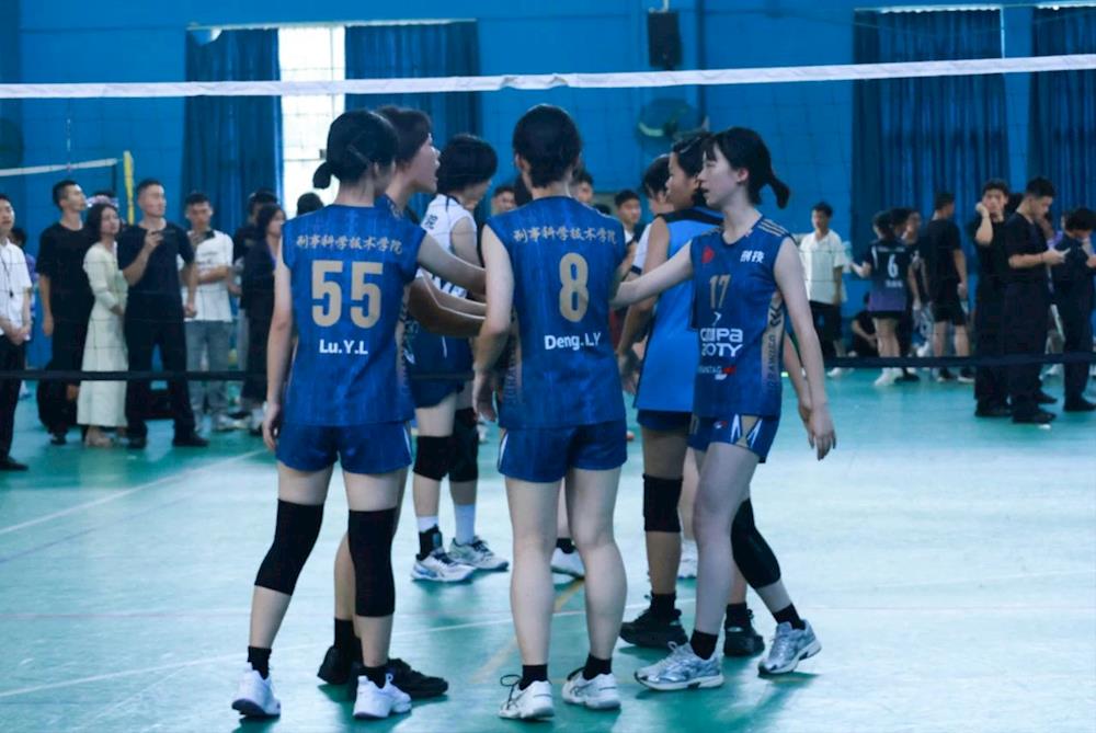 c75fc8ea31a64adca247f7e2ea3217e8.jpg