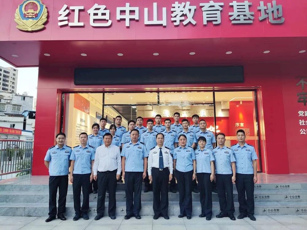e3582ddd604e46f5a2bdf79144eedec8.jpg