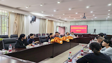 法学院举行教师荣退座谈会