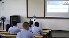 学校组织开展疫情防控教育第一课活动