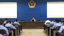 世界杯官网教师首次探索线上线下同步教学、 校内教师校外专家共同授课的教学模式改革