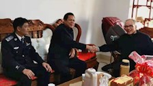 陈恃中副院长慰问退休教师方启南