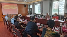 学校召开老党员“喜迎二十大　红心永向党”座谈会暨 “光荣在党50年”纪念章颁发仪式