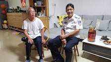离退休工作处教师节走访慰问退休老教师