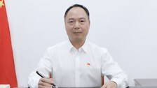 何立荣