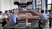 李克到培训学院召开座谈会