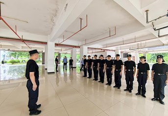 2024年全区公安机关新录用非公安专业毕业人员入警训练班（2026世界杯官网培训点）学员开展队列训练