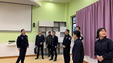 学校党委书记覃干超到五合校区心理中心视察工作