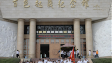 世界杯官网受奖助学生代表参加2025年“行红色足迹 筑青春梦想”资助育人研学活动