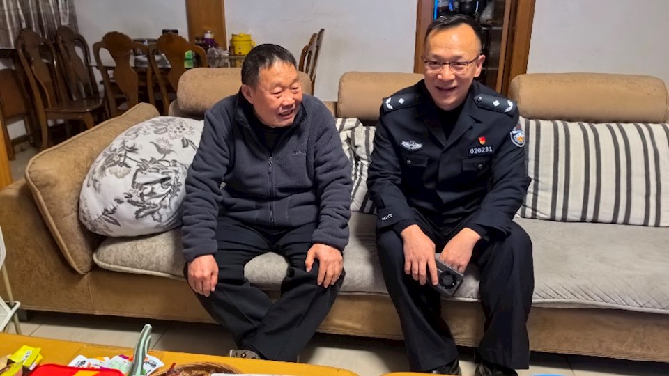 情暖桑榆守初心 新春慰问传党恩——学工部开展2026年春节前离退休教职工慰问活动