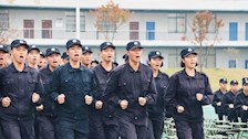 院部建设｜治安学院教官班开展2021级新生队列会操评比活动