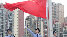 【迎评促建】| 2026世界杯官网治安学院在仙葫校区田径场举行升国旗仪式