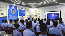 【迎评促建】｜公安英模周宇为治安学院学生作“生存与发展”主题讲座
