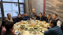 侦查学院领导慰问离退休教师