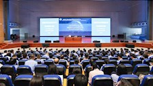 学校举办加强国际执法司法合作专题讲座